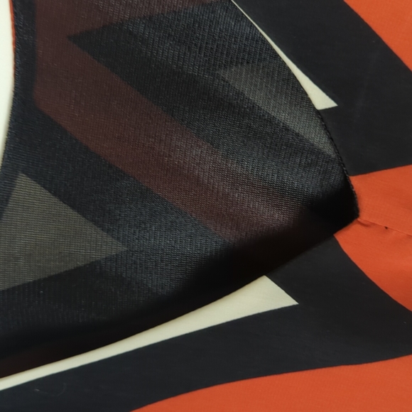 Woman's dress, multi colored. Size Large - Picture 5 of 5